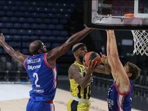 Thy Euroleague: Anadolu Efes: 71 - Fenerbahçe: 80