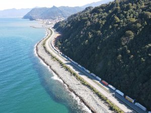Türkiye’nin Gürcistan’a Açılan Kapısı Sarp’taki Tır Kuyruğu Havadan Görüntülendi