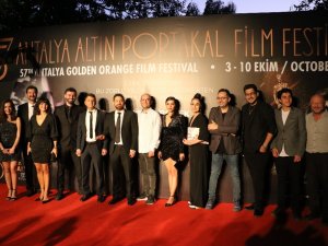 57. Antalya Altın Portakal Film Festivali’nde Kırmızı Halı Şıklığı