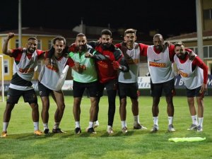 Fernandes Örümcek Ağlarını Aldı
