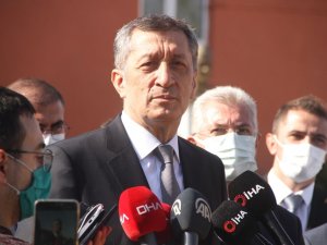 Bakan Selçuk’tan Velilere Sosyal Mesafe Uyarısı