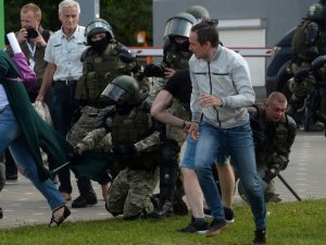 Belarus’taki Protestolarda Bugüne Kadar Bin 376 Kişi Yaralandı