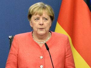 Almanya Başbakanı Merkel’den Eyalet Başbakanlarıyla Covid-19 Zirvesi