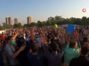 Pakistan’da Kamu Çalışanları Hayat Pahalılığını Protesto Etti