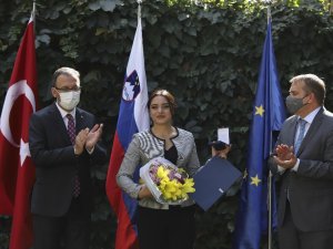 Milli Kayakçı Sıla Kara’ya Slovenya Polisinden ‘Özveri Madalyası’