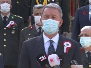 Milli Savunma Bakanı Akar, Azerbaycan Savunma Bakanı Orgeneral Hasanov İle Telefonda Görüştü