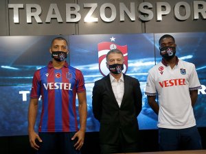 Trabzonspor’un Yeni Transferleri Vitor Hugo Ve Djaniny Semedo İçin İmza Töreni Düzenlendi