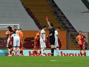 Süper Lig: Galatasaray: 1 - Aytemiz Alanyaspor: 1 (İlk Yarı)