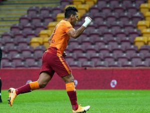 Radamel Falcao 4. Golünü Attı