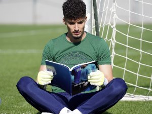 Altay Bayındır: “Kafamda Kurduğum Tek Şey Fenerbahçe’nin Başarısı”