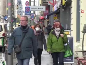 Berlin’de İlk Kez Sokakta Maske Zorunluluğu Geldi