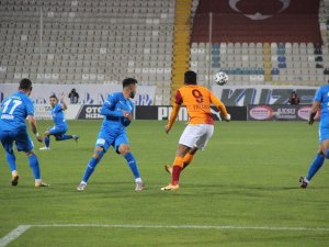 İlk Yarı 1-1 Berabere Bitti