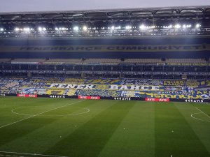 Fenerbahçe Taraftarından Dev Pankart