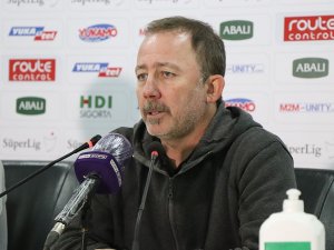 Sergen Yalçın: “Beşiktaş Tarihinin En Zor Antrenörlük Görevini Ben Yapıyorum”