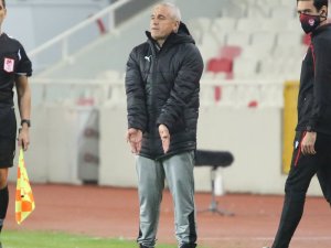 Rıza Çalımbay Sarı Kart Gördü