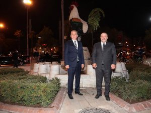 Sanayi Ve Teknoloji Bakanı Varank, Denizli Horozu Önünde Poz Verdi