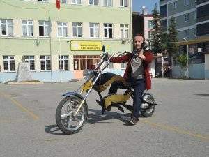 Okulun Atölyesinde Elektrikli Motosiklet Yaptı