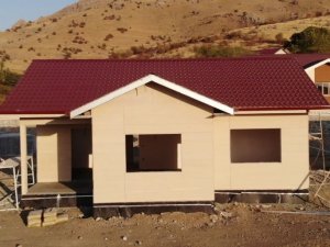 Depreme Karşı Yapılan Çelik Evler Yükseliyor