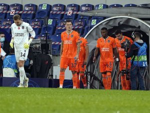 Uefa Şampiyonlar Ligi: Medipol Başakşehir: 0 - Paris Saint-germain: 0 (Maç Devam Ediyor)