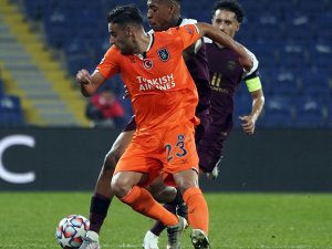 Uefa Şampiyonlar Ligi: M. Başakşehir: 0 - Paris Saint-germain: 0 (İlk Yarı)