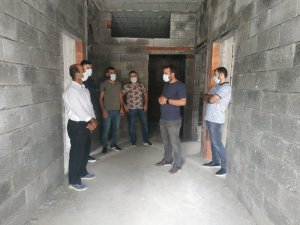 Esnaftan Örnek Davranış, Evleri Küle Dönen Aileye Yeni Bir Ev Yaptılar