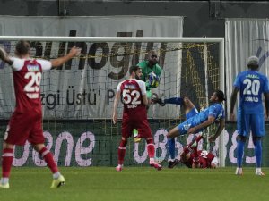 Süper Lig: Fatih Karagümrük: 3 - Bb Erzurumspor: 0 (İlk Yarı)