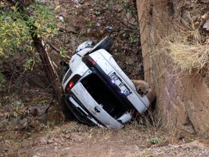 Otomobil Köprüden Yuvarlandı: 4 Yaralı