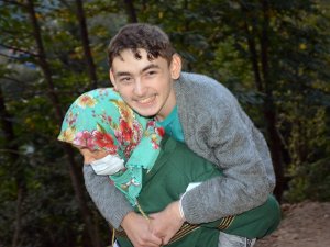 Cefakar Annenin Engelli Oğlu İçin Yol Çilesi