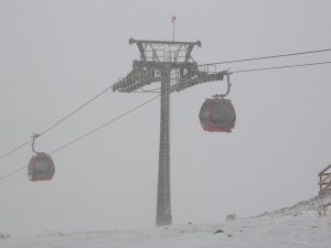 Erciyes Kayak Merkezi’ne Lapa Lapa Kar Yağdı