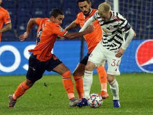 Uefa Şampiyonlar Ligi: Başakşehir: 1 - Manchester United: 0 (Maç Devam Ediyor)
