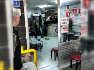 Çay Ocağında Yumruklu Kavga