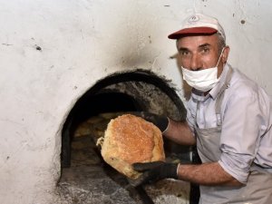 Bu Ekmek 200 Yıllık Ekşi Mayayla Yapılıyor