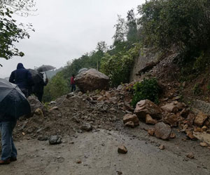 Rize'de Şiddetli Yağış Nedeniyle Kapanan 38 Köy Yolundan 30'unda Ulaşım Sağlandı