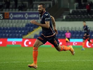 Mehmet Topal, Başakşehir’de İlk Golünü Attı