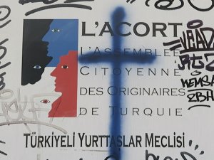 Paris’te Türk Derneğine Çirkin Saldırı