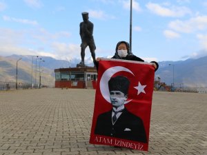 Artvin’de 97 Yaşındaki Erzade Nine Her 10 Kasım’da Atatürk’ün Huzurunda