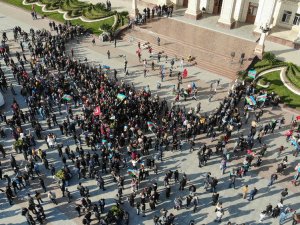 Azerbaycan’da Coşkulu Zafer Kutlamaları Havadan Görüntülendi