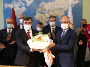 Ak Parti’de Görev Değişimi