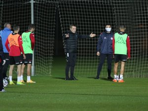 Ersun Yanal, Antalyaspor İle İlk Antrenmanına Çıktı