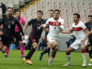 Şenol Güneş: “Bol Gollü, Keyifli Bir Hazırlık Maçı Oldu”