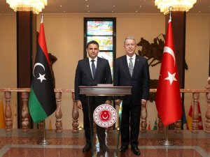 Milli Savunma Bakanı Akar, Libya Savunma Bakanı Namroush İle Bir Araya Geldi
