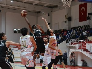 Basketbol Süper Ligi: Aliağa Petkim Spor: 82 - Beşiktaş : 72