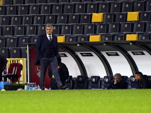Şenol Güneş, Milli Takım İle 100. Maçına Çıktı