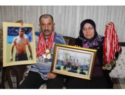 Başpehlivan Fatih Atlı'nın Baba Evinde Büyük Sevinç