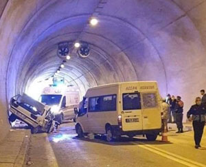 Rize Plakalı Otomobil Minibüsle Çarpıştı: 1 Ölü, 4 Yaralı
