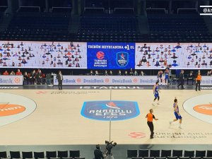 Anadolu Efes Maçını Dijital Tribünden 300’e Yakın Taraftar İzledi
