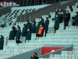 Statlar Yeniden Sessizliğe Büründü