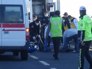 Motosiklet Çöp Kamyonuna Çarptı: 2 Ölü