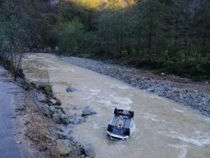 Giresun’da Araç Dereye Uçtu: 1 Kayıp