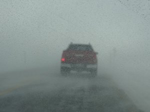 Kar Ve Tipi Sürücülere Zor Anlar Yaşattı